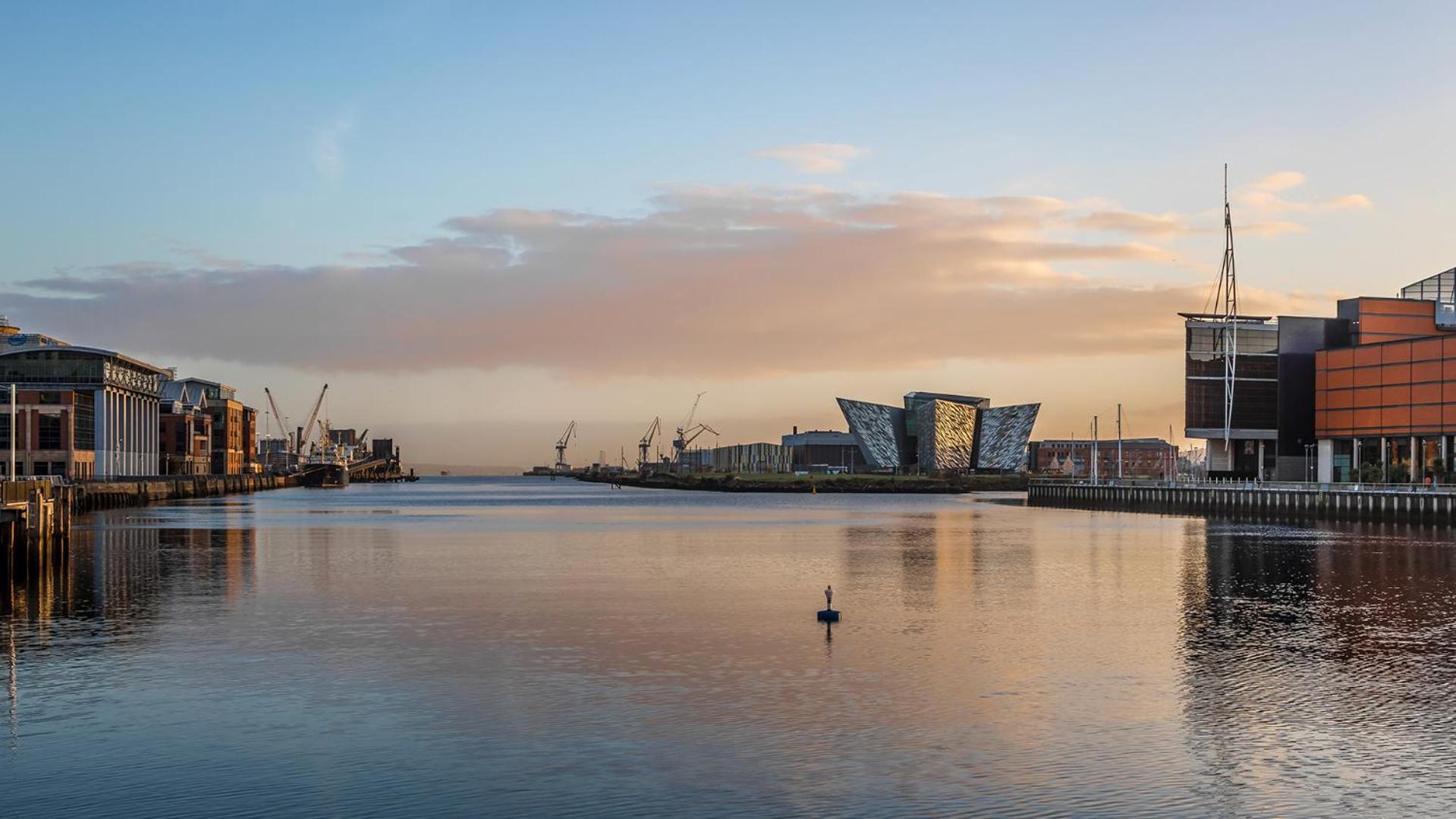 Stylish City Centre 2 Bedroom Apartment With Belfast Cityscape View Exterior foto